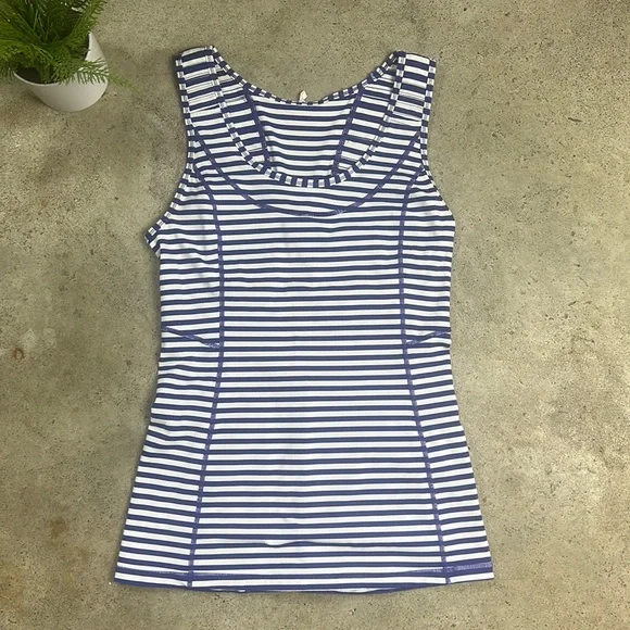 Lululemon stripped Tank Blue White - Picture 3 of 7